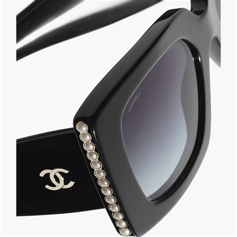 Chanel Glasses .